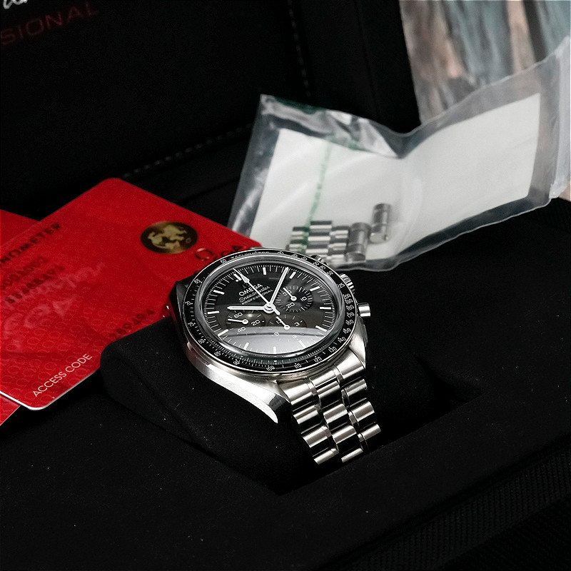 Omega Speedmaster Moonwatch Professional -2020- -photo-2