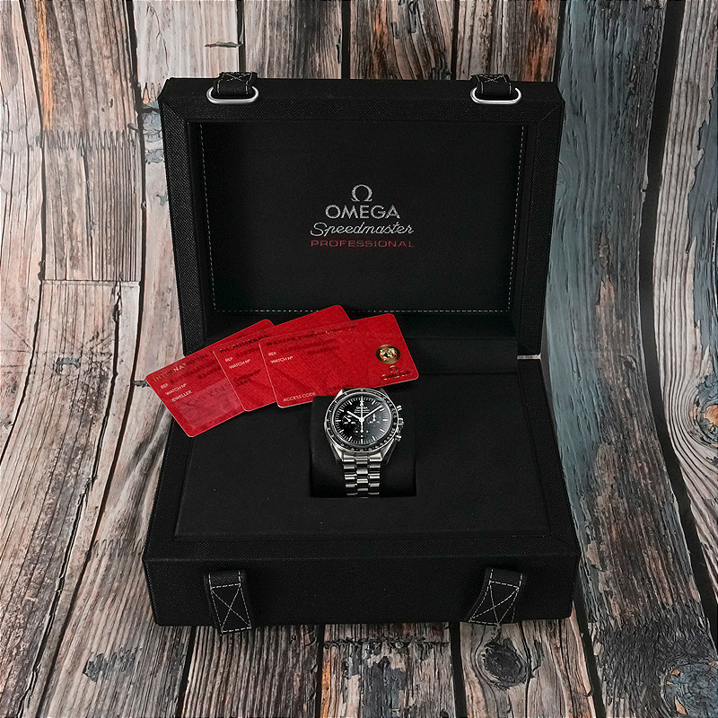Omega Speedmaster Moonwatch Professional -2020- -photo-3