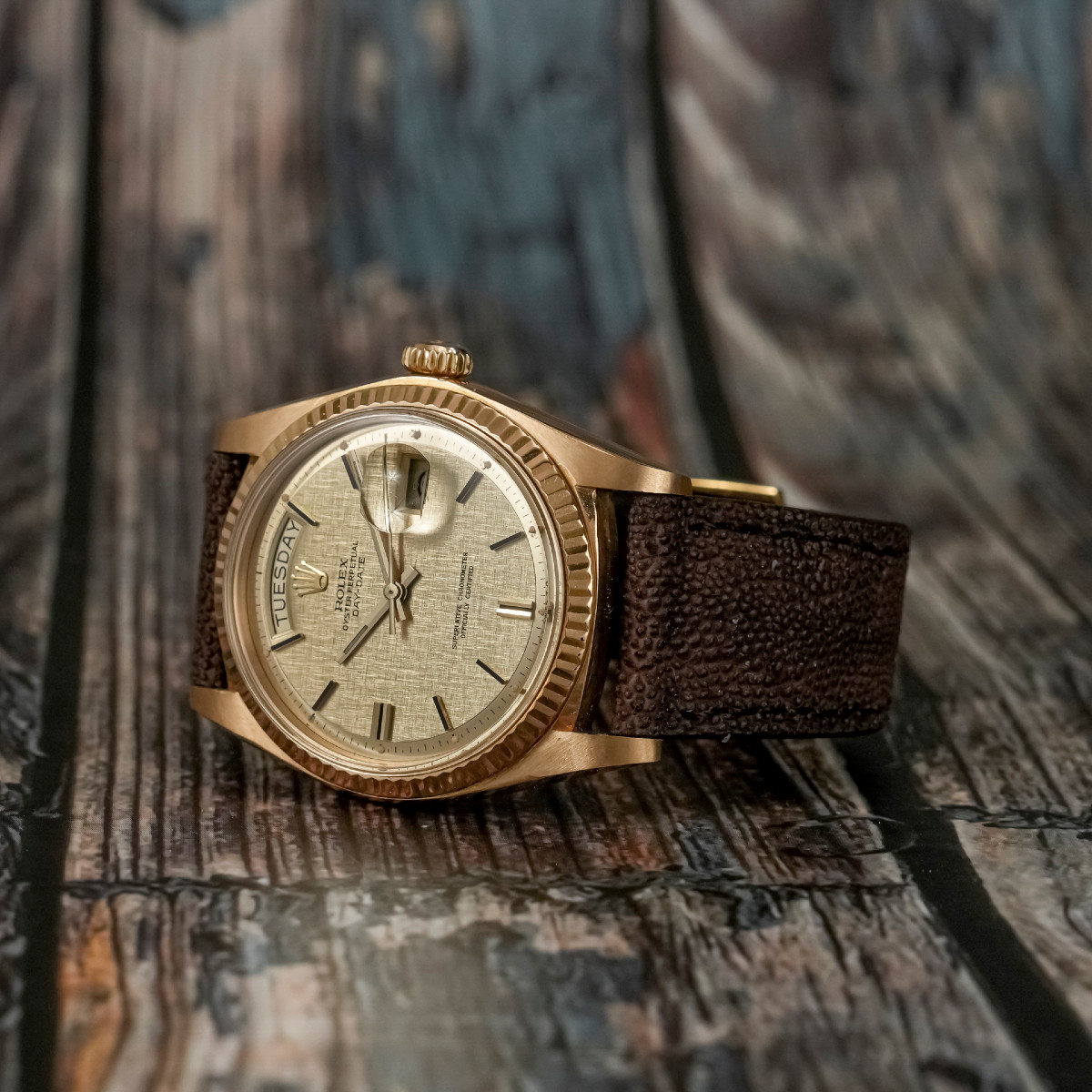 Rolex Day-Date Or Jaune 18kts Cadran OT Pie Pan Lin -1975--photo-1