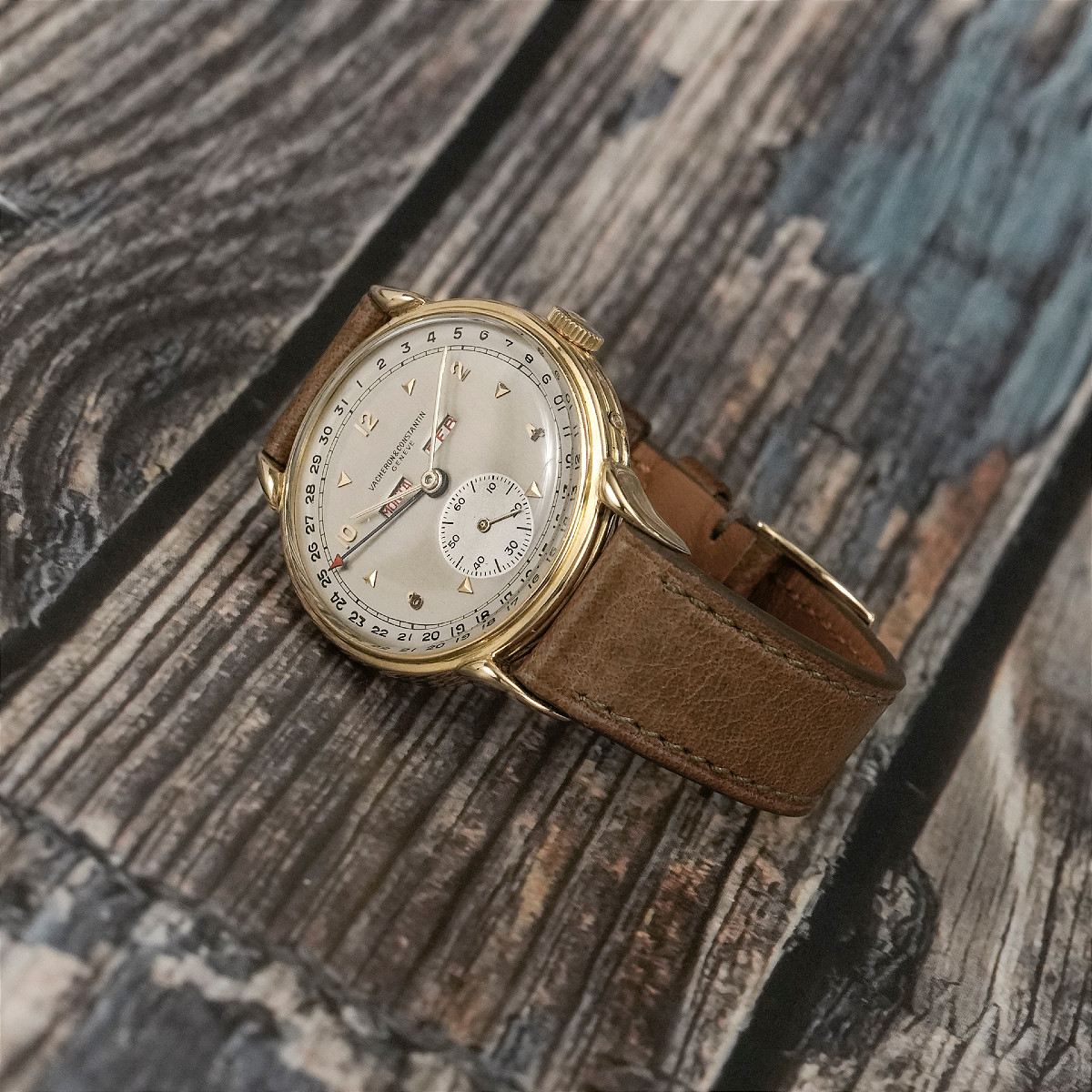 Vacheron Constantin Triple-Date or jaune 18 K -1945--photo-1