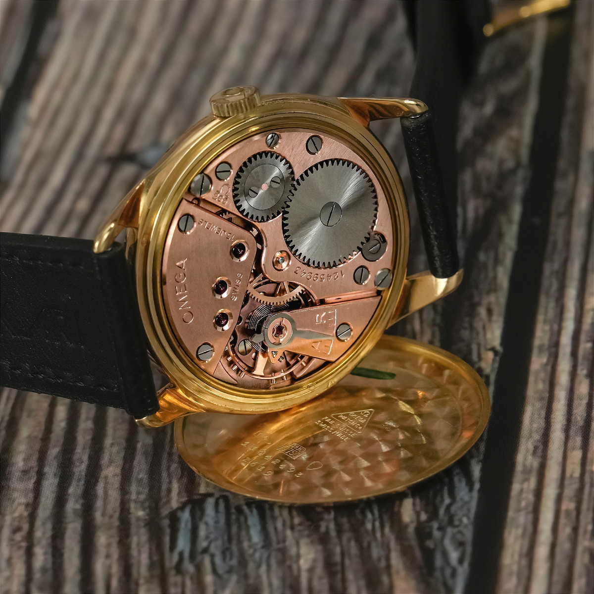 Omega Tresor or jaune 18K -1951- -photo-6