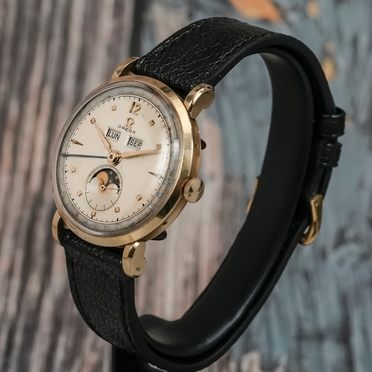 Omega Cosmic Triple Date 18k Yellow Gold -1946--photo-2