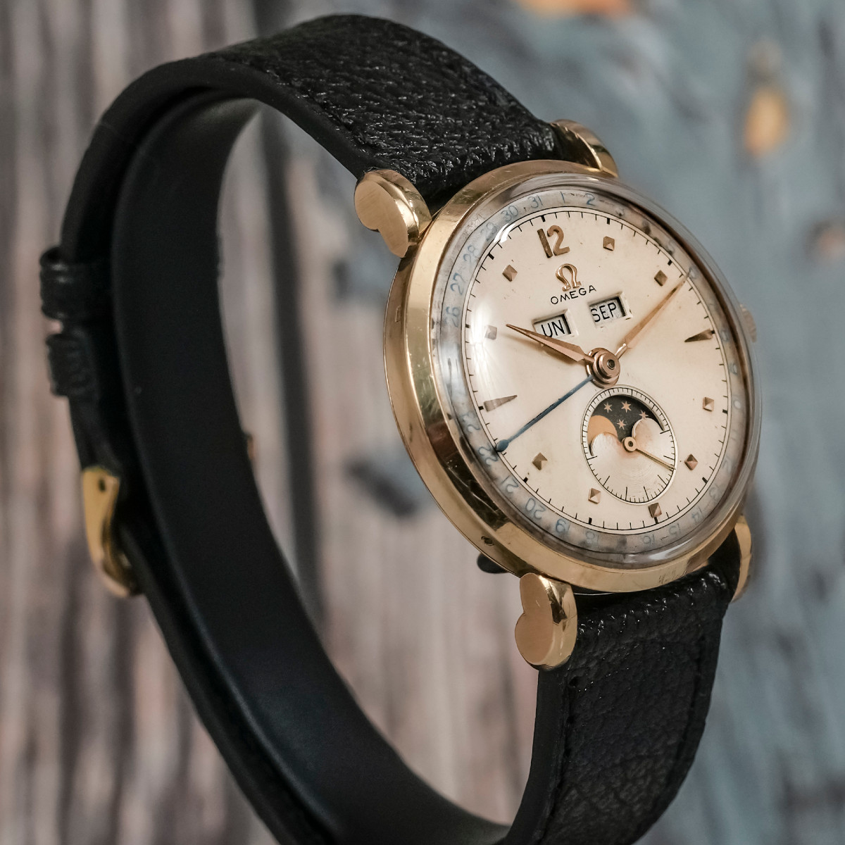 Omega Cosmic Triple Date 18k Yellow Gold -1946--photo-3