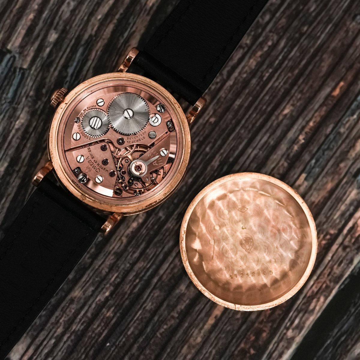 Omega Cosmic triple date phases de lune or jaune 18K -1947--photo-3