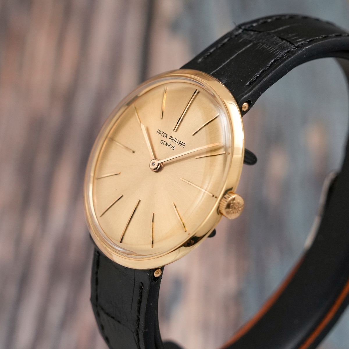 Patek Philippe Calatrava "Disco Volante" or jaunes 18K -1964--photo-4