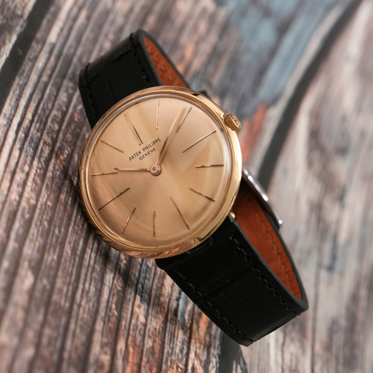 Patek Philippe Calatrava "Disco Volante" or jaunes 18K -1964--photo-1