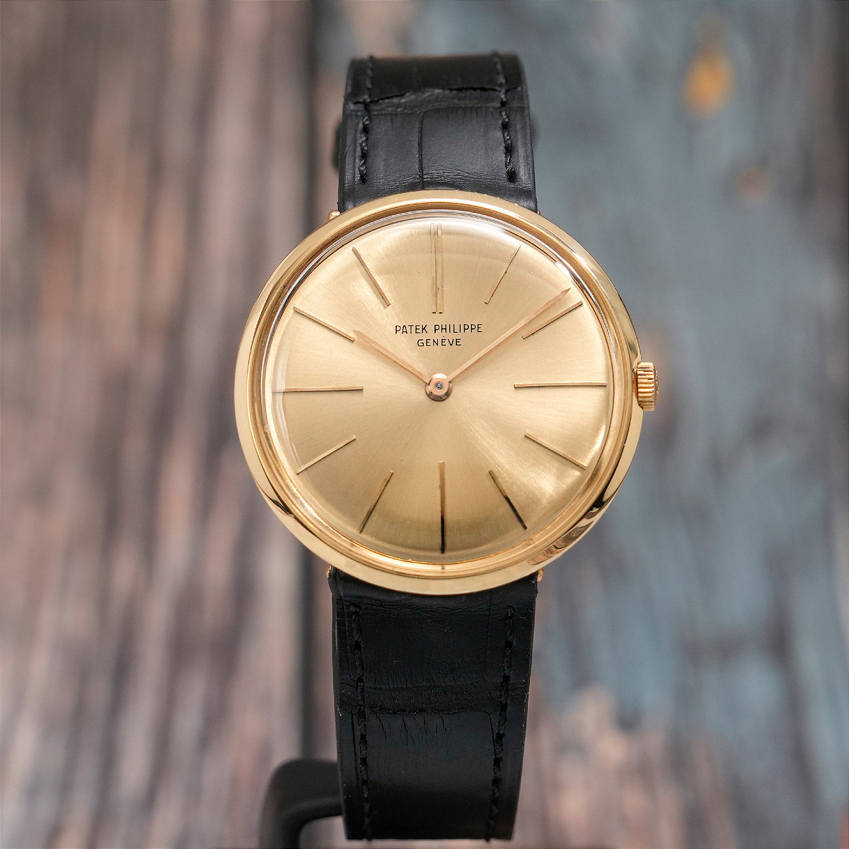 Patek Philippe Calatrava "Disco Volante" or jaunes 18K -1964-