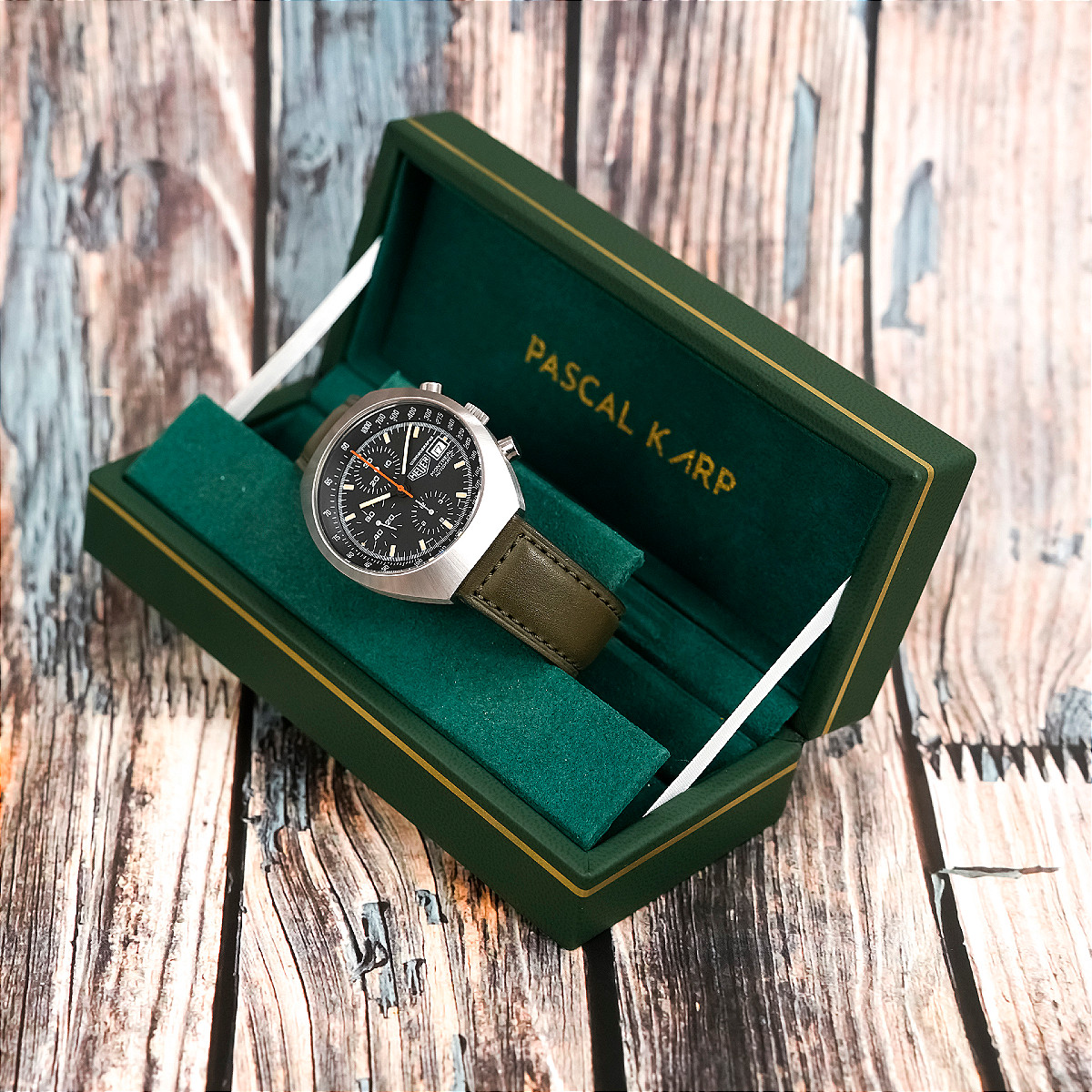 Heuer Montreal Chronograph -1977--photo-2