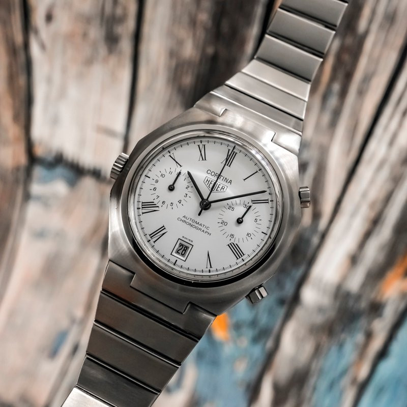 Chronographe Heuer Cortina Réf.110.233 R Cal. 12  -1970--photo-1
