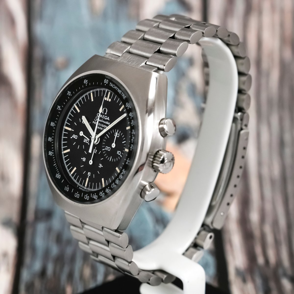 Omega Speedmaster Mark II -1975--photo-3