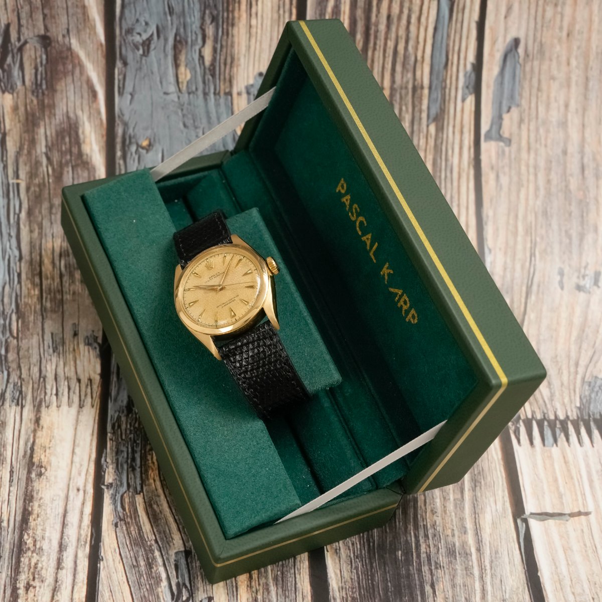 Rolex Oyster Perpetual Chronometer With Semi-bubble Back, 18k Yellow Gold - 1952 - -photo-2