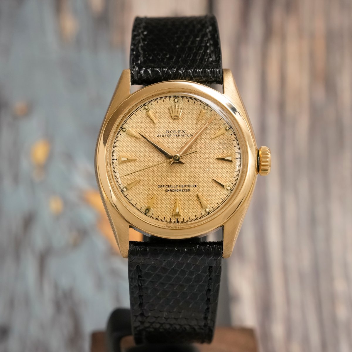 Rolex Oyster Perpetual Chronometer With Semi-bubble Back, 18k Yellow Gold - 1952 - 