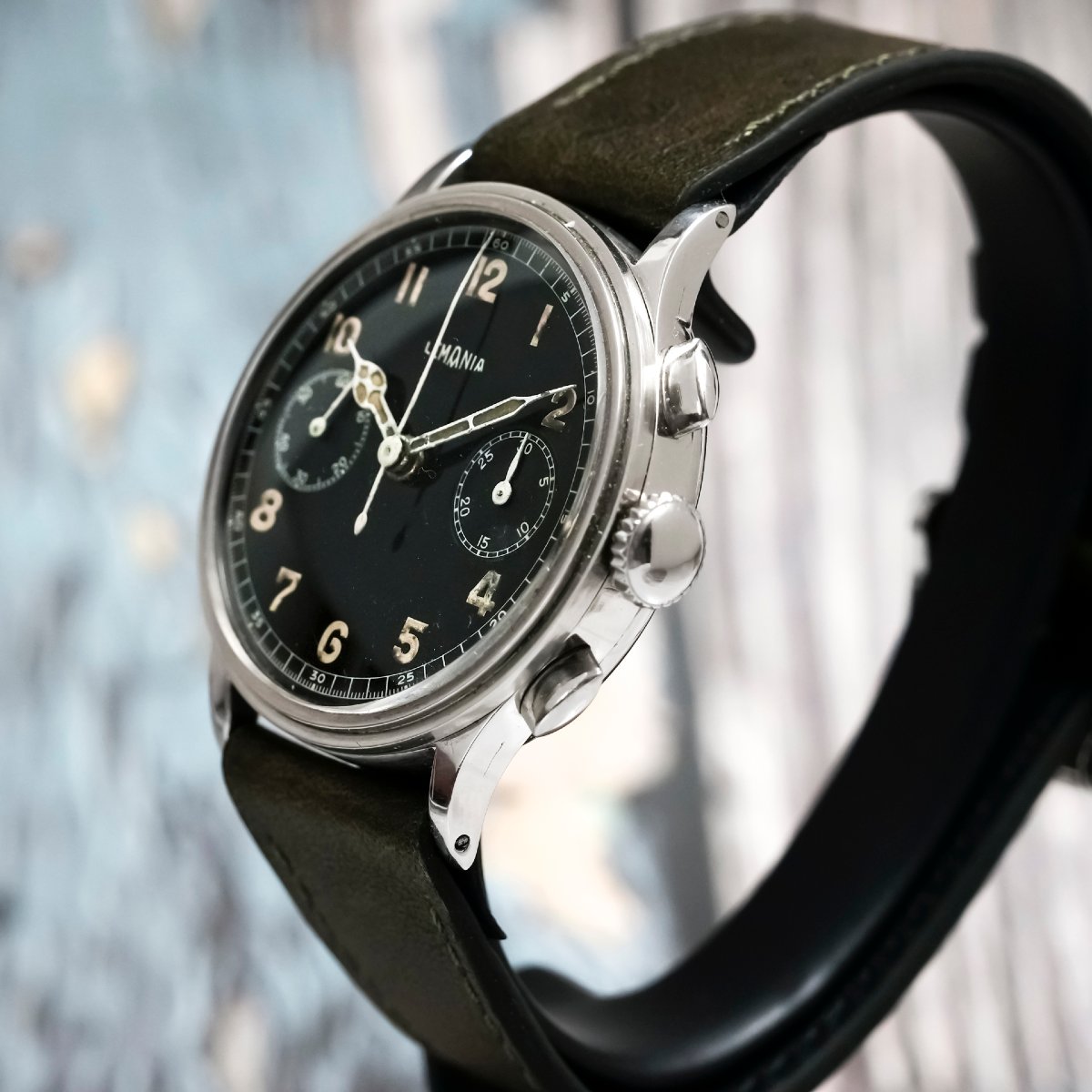  Lemania Stainless Steel Jumbo Pilot's Chronograph, Circa 1945 -photo-3