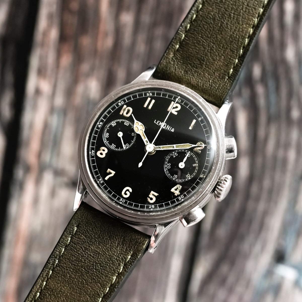  Lemania Stainless Steel Jumbo Pilot's Chronograph, Circa 1945 -photo-2
