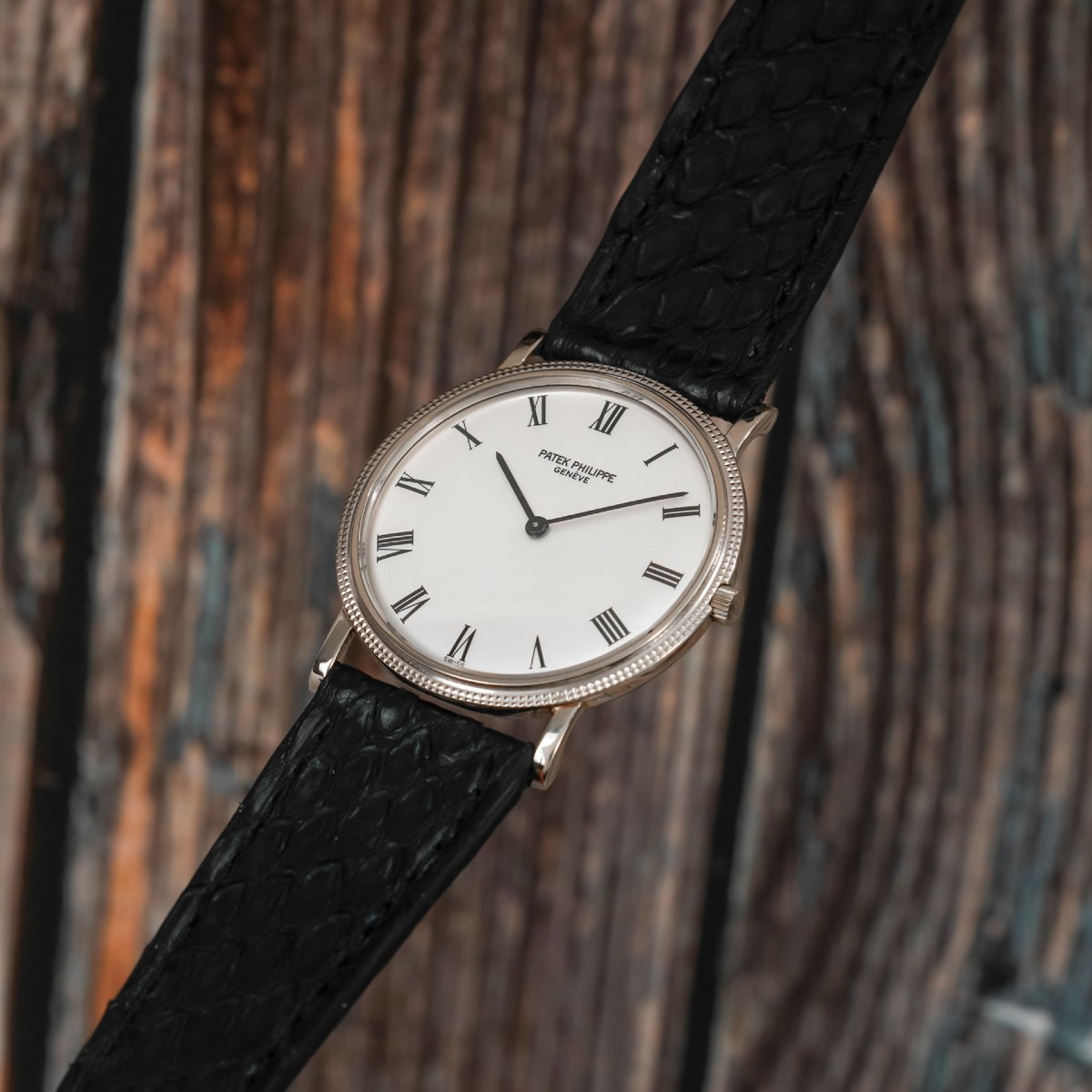 Patek Philippe Calatrava "Clous de Paris"  Ultraplate Or Blanc 18 ct Circa 1975-photo-1