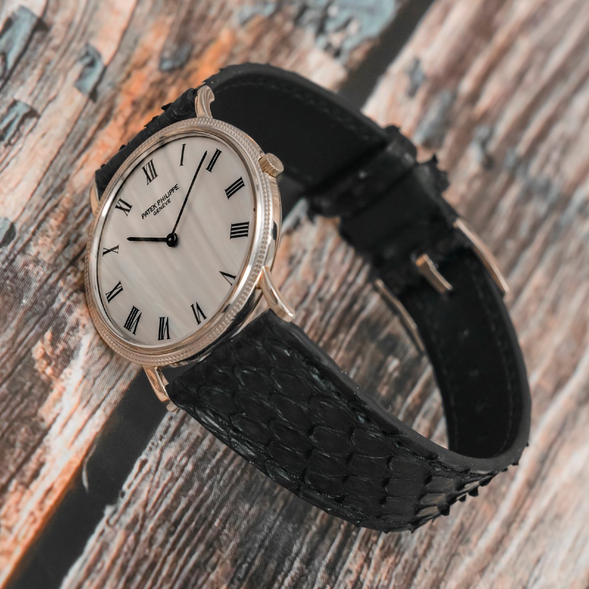 Patek Philippe Calatrava "Clous de Paris"  Ultraplate Or Blanc 18 ct Circa 1975-photo-2