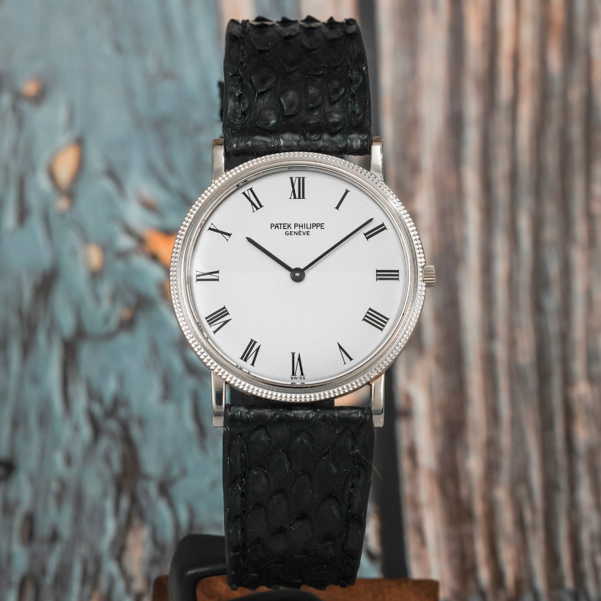 Patek Philippe Calatrava "Clous de Paris"  Ultraplate Or Blanc 18 ct Circa 1975