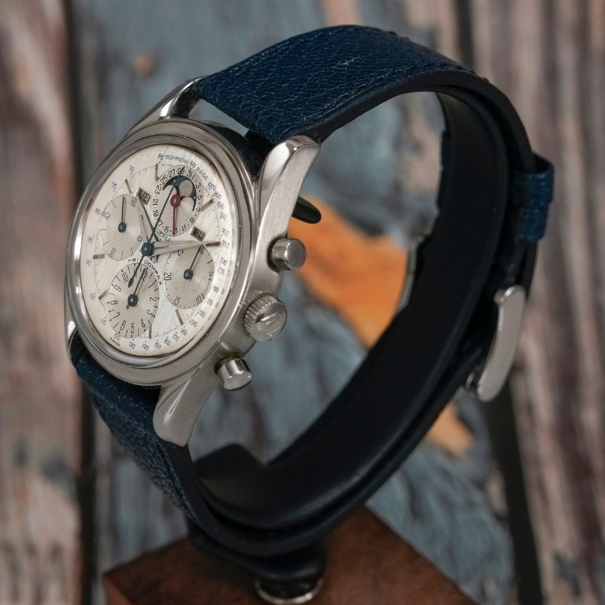 Universal Genève Chronographe Tri-Compax Calendrier Complet Phases de Lune Circa 1960-photo-4
