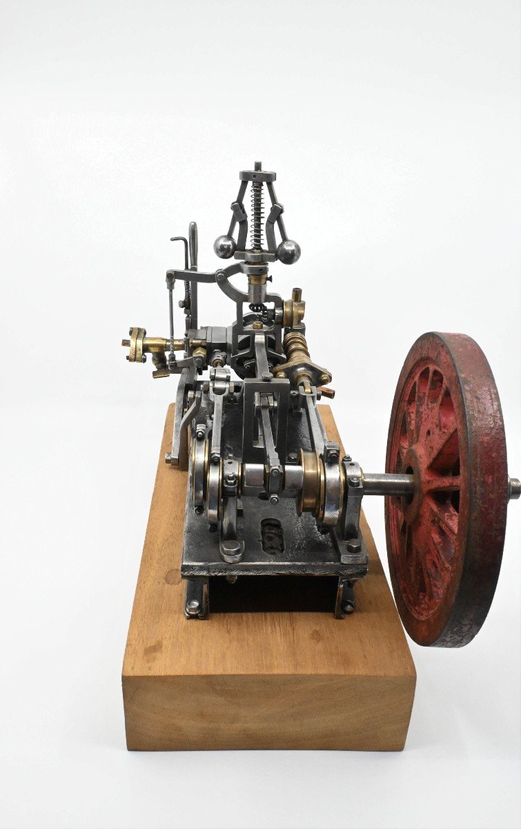 Maquette de Machine à Vapeur 1900, objet de curiosité-photo-2