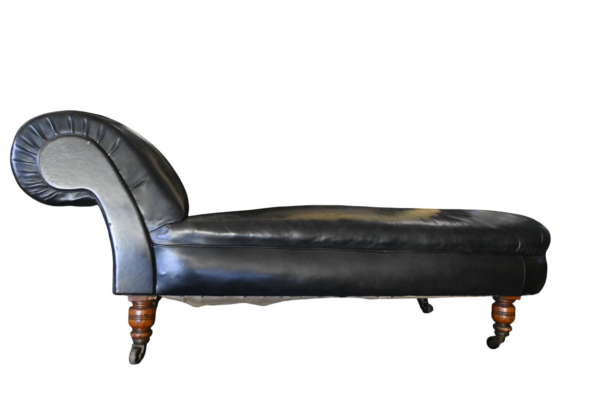 Banquette, méridienne, lit de repos de psychanalyste en cuir d'époque fin 19ème siècle