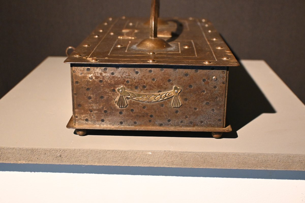 Hugo Berger Iron Box From The 1900's-photo-2