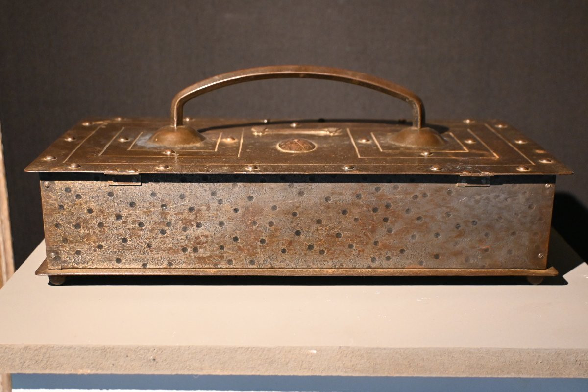 Hugo Berger Iron Box From The 1900's-photo-3