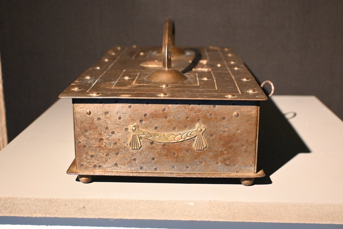 Hugo Berger Iron Box From The 1900's-photo-4