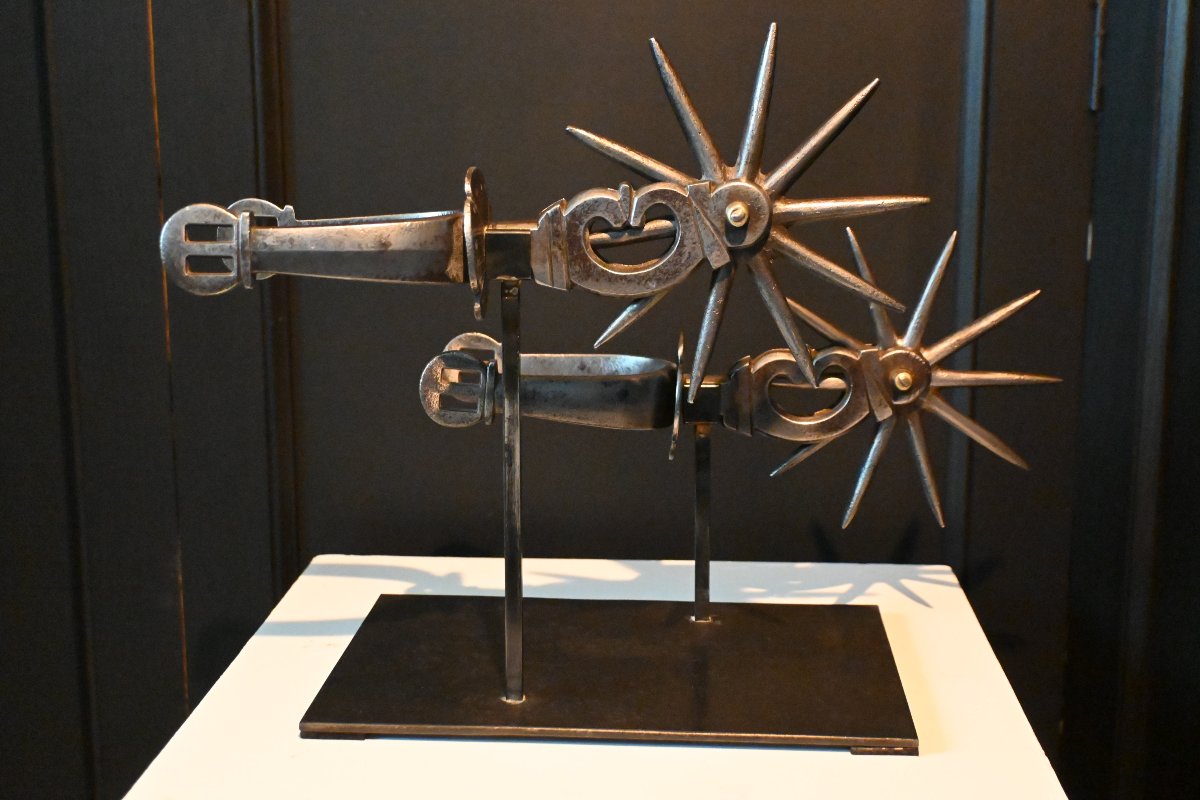 Paire d'éperons en fer forgé de grande dimension d'époque 19ème siècle-photo-3