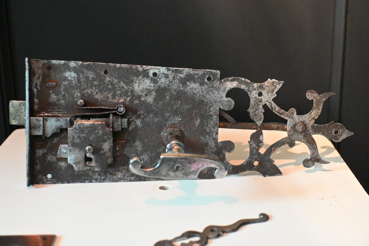 18th-century Antique Wrought-iron Interior Door Lock-photo-3