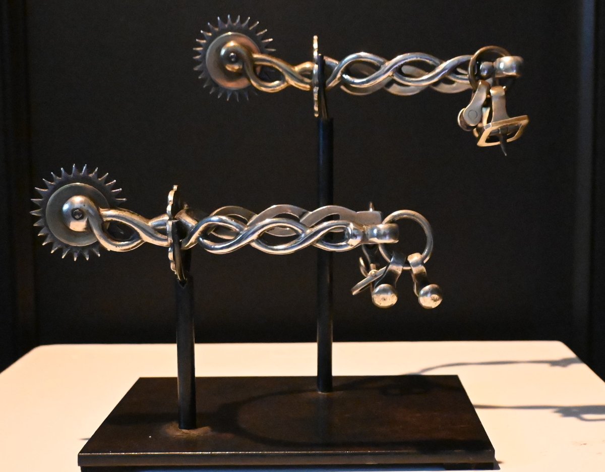 Paire d'éperons en maillechort d'époque 19ème siècle , marque E. MATTALDI