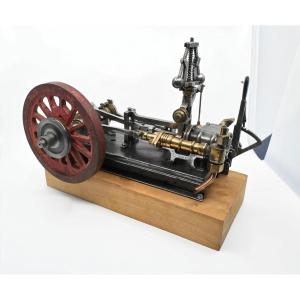 Maquette de Machine à Vapeur 1900, objet de curiosité