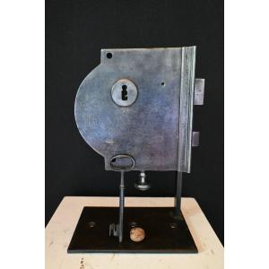 Serrure en fer forgé d'époque début XIXe