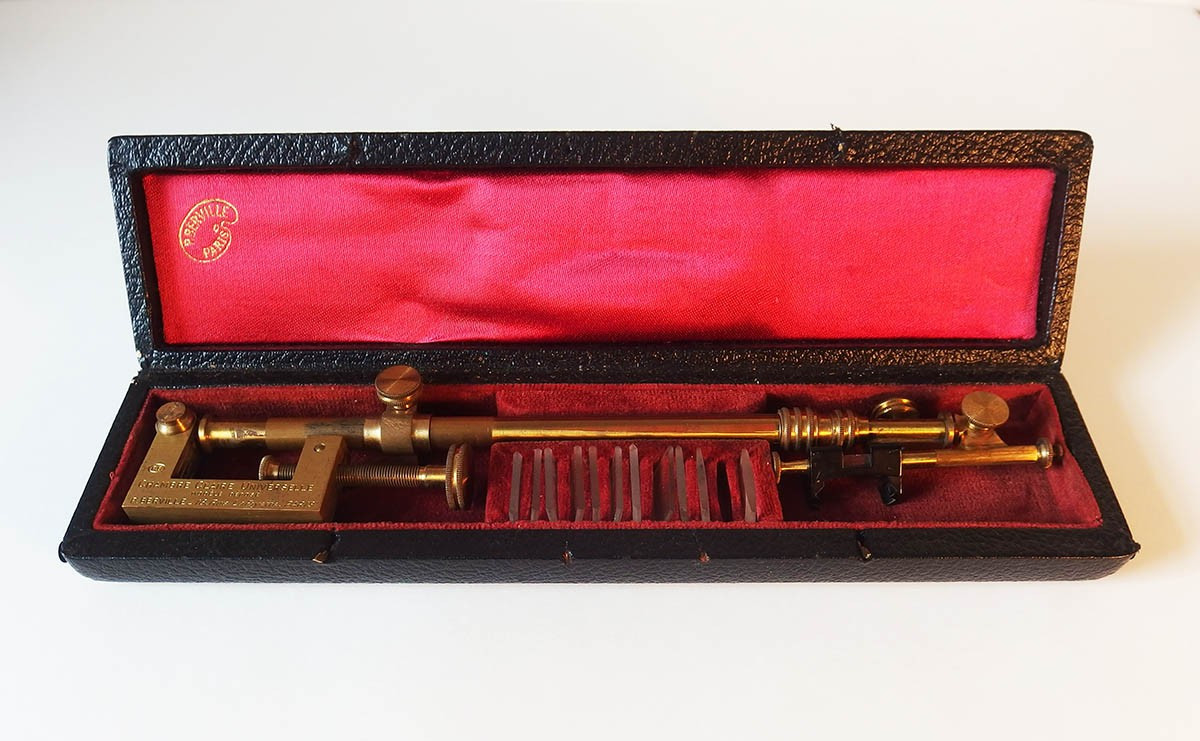 Chambre Claire Berville :dispositif optique d'aide au dessin