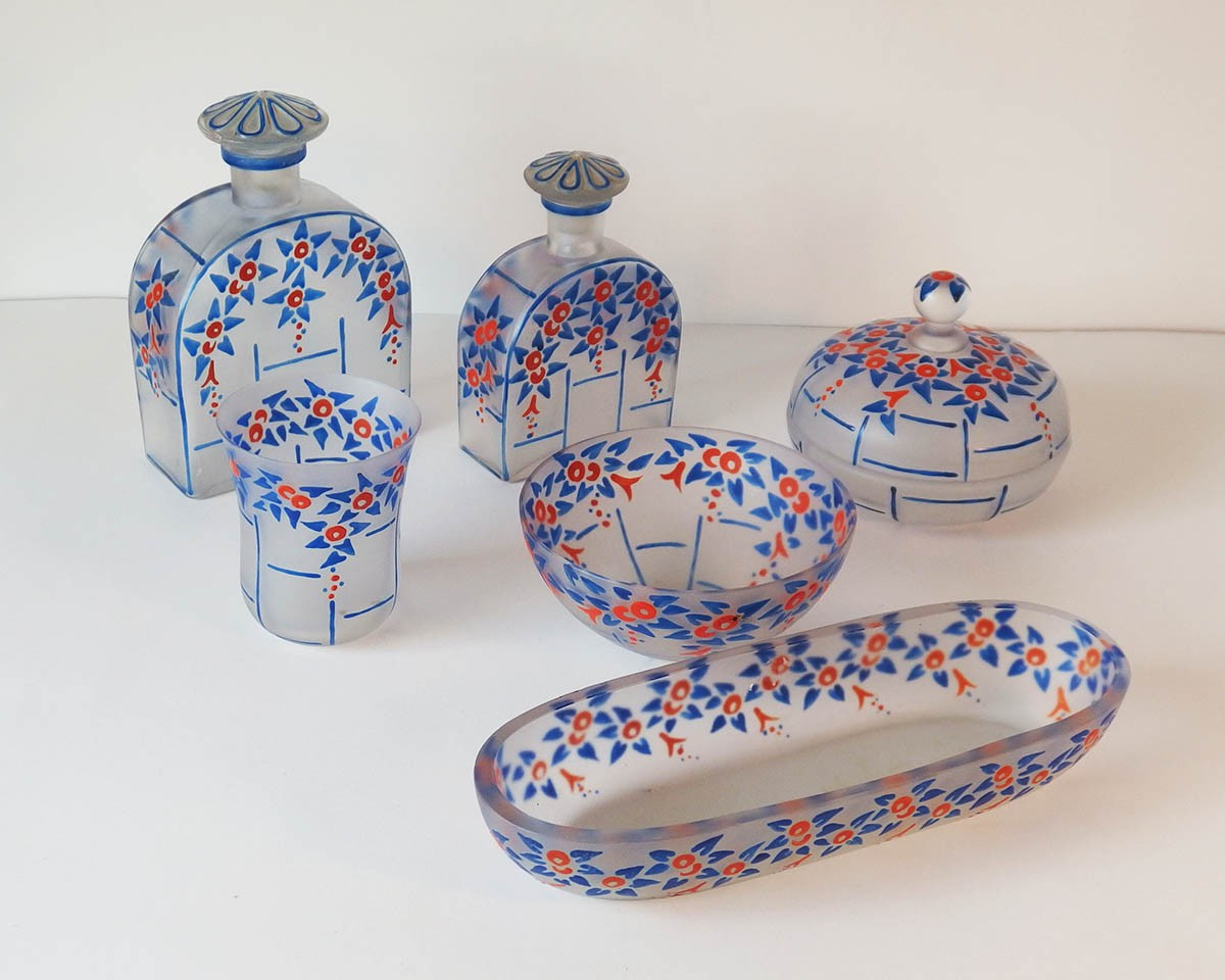 Necessaire de toilette en verre émaillé de style 1925-photo-2