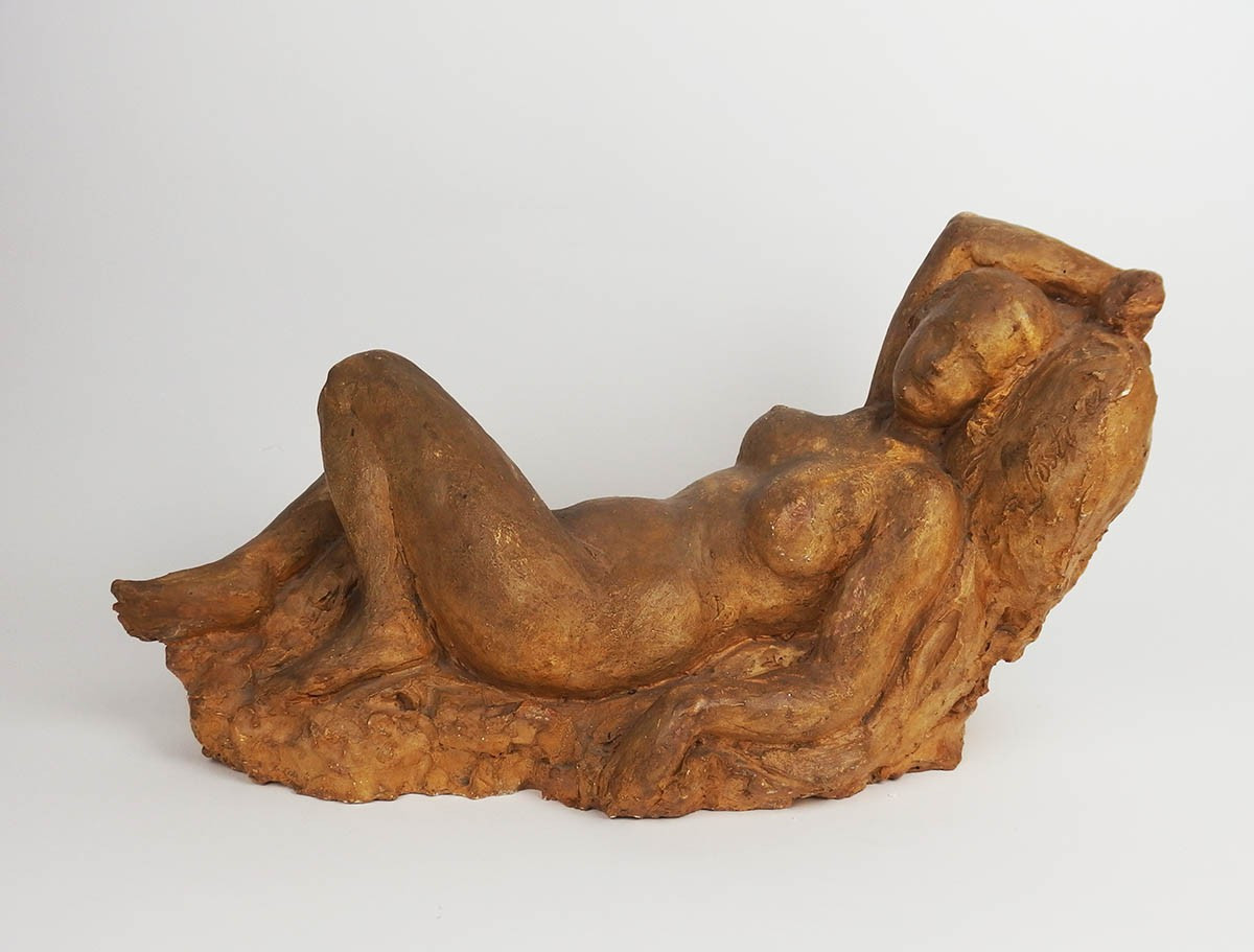 Sculpture"Femme nue allongée"par Costi