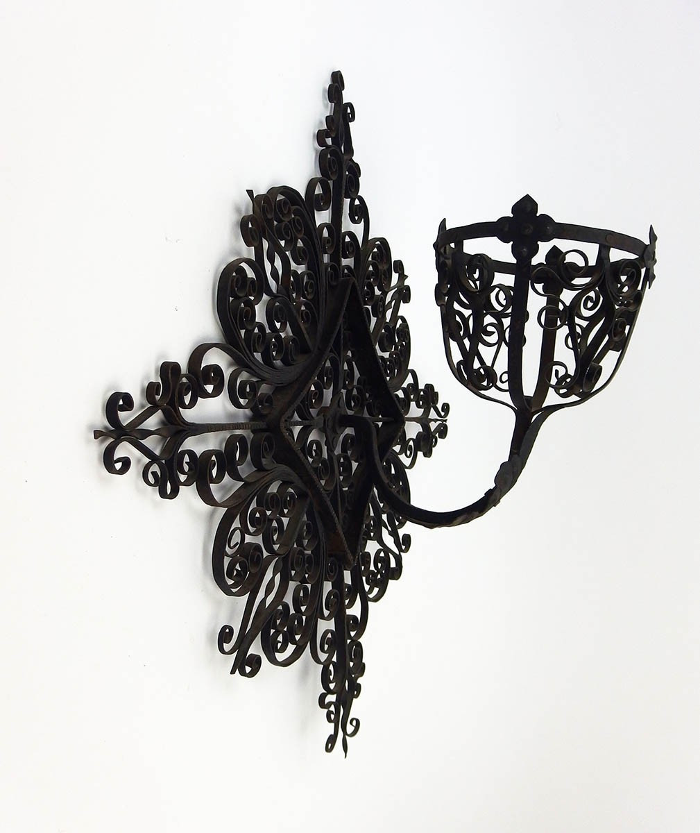Wrought Iron Wall Sconce For Oil Lamp -photo-3