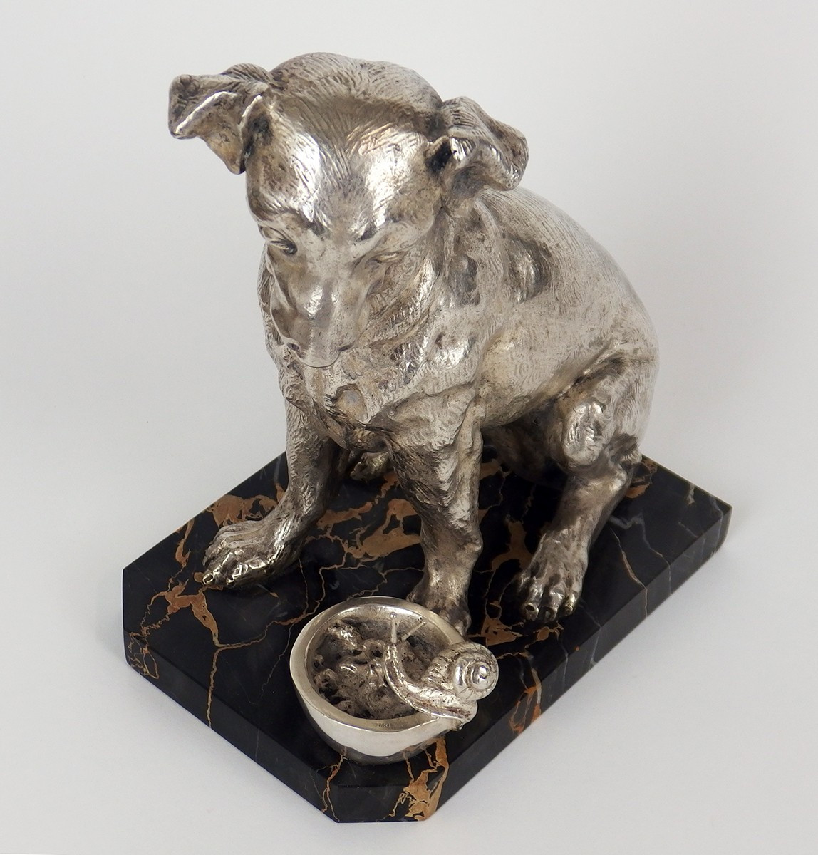 "L'intrus" bronze représentant un chien et un escargot par F Coffin-photo-3