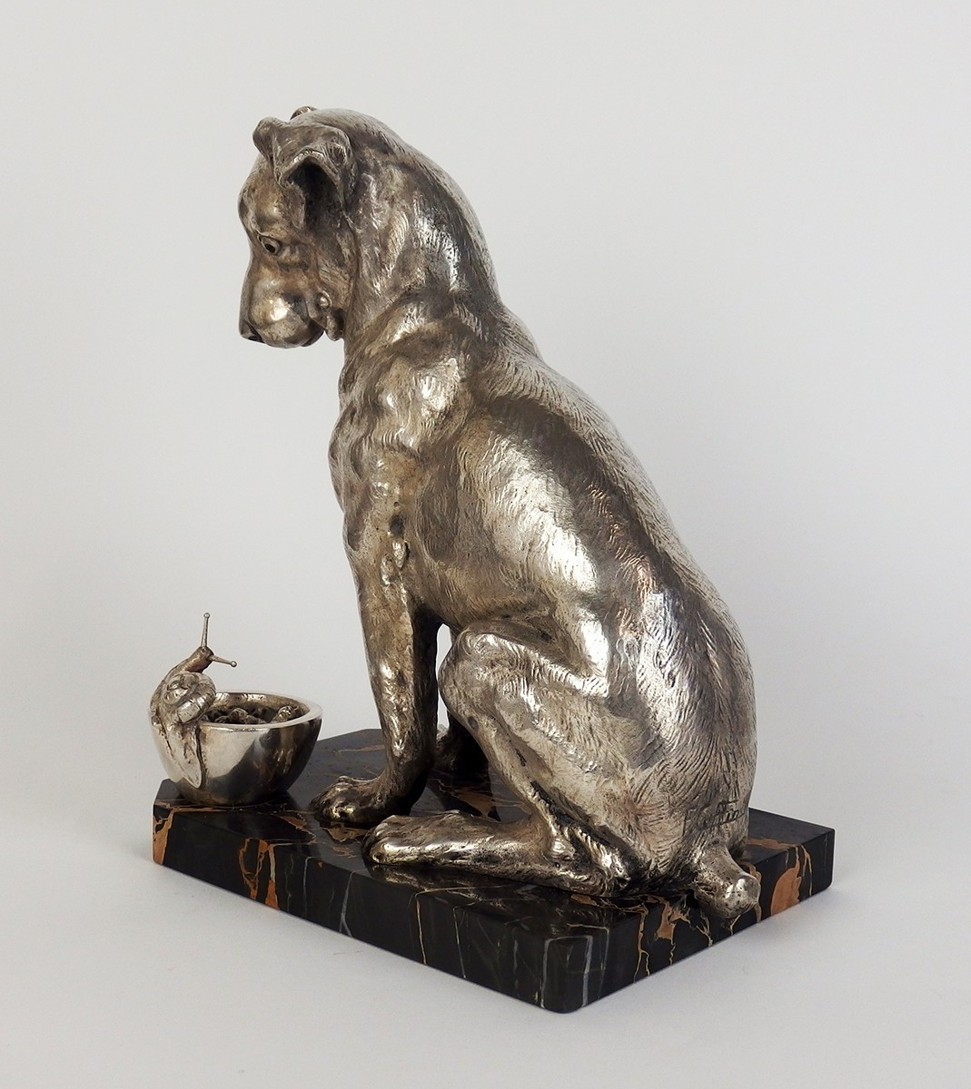 "L'intrus" bronze représentant un chien et un escargot par F Coffin-photo-2