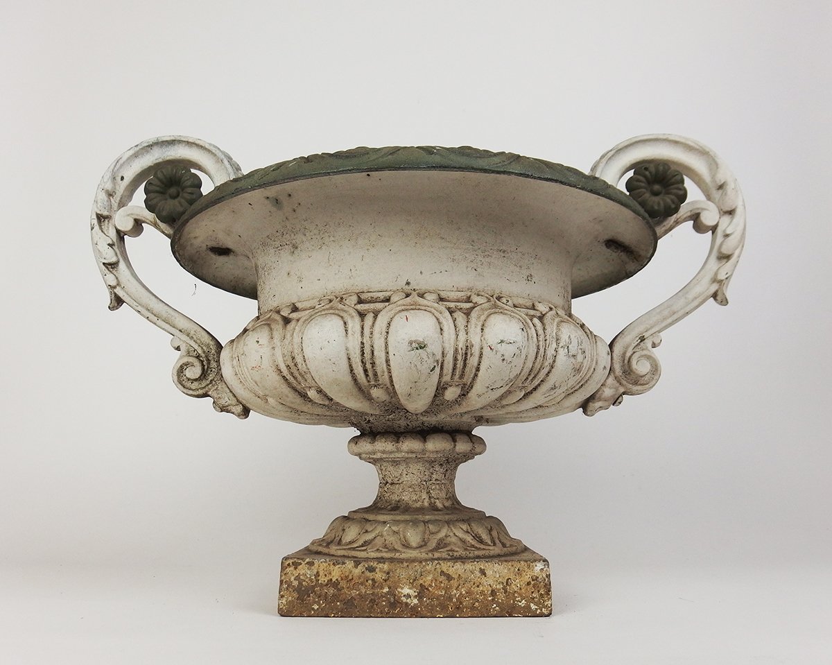 Medicis-shaped Cast-iron Planter-photo-2