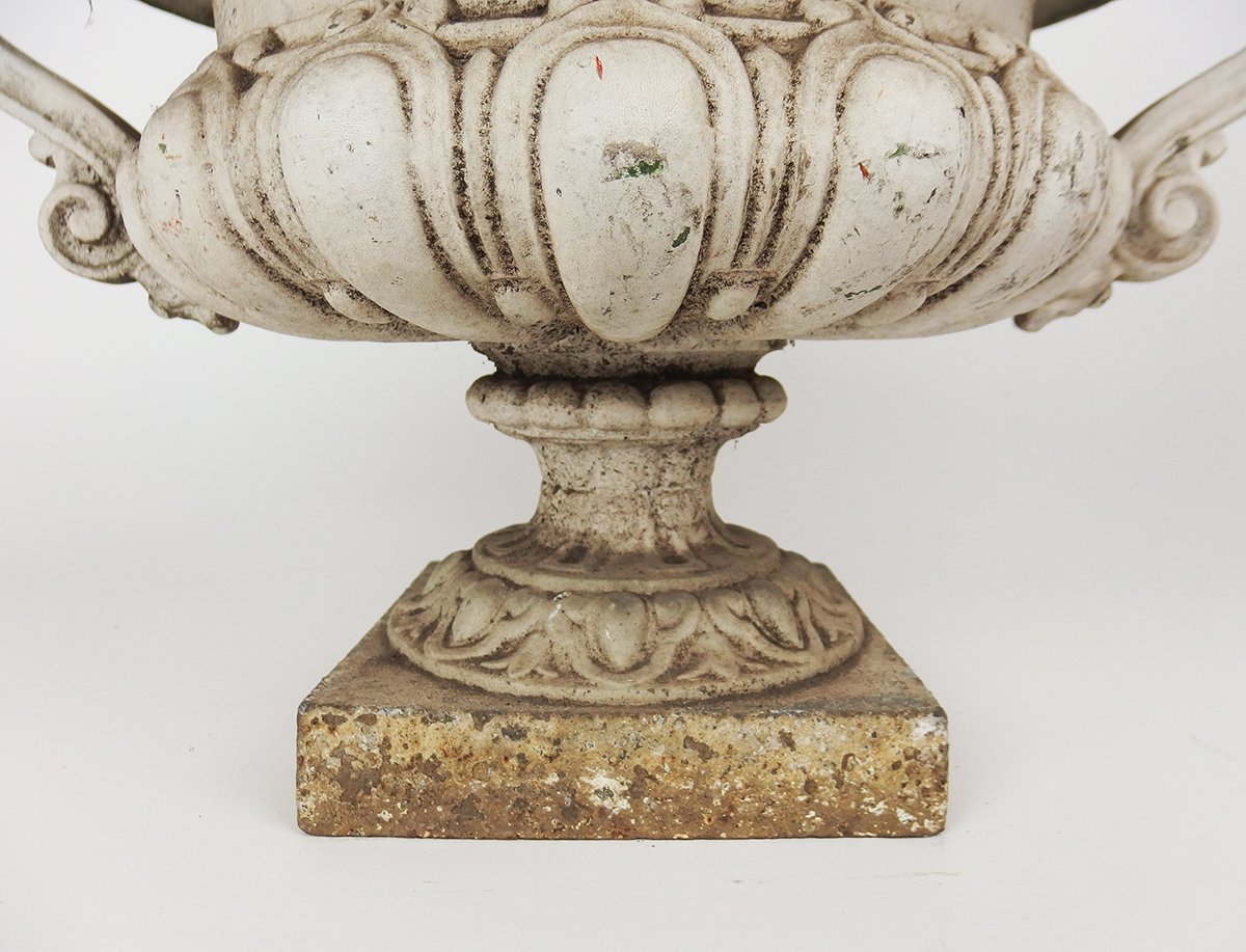Medicis-shaped Cast-iron Planter-photo-5