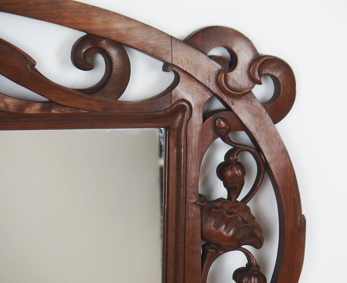 Miroir ou cadre Art Nouveau en noyer sculpté-photo-1