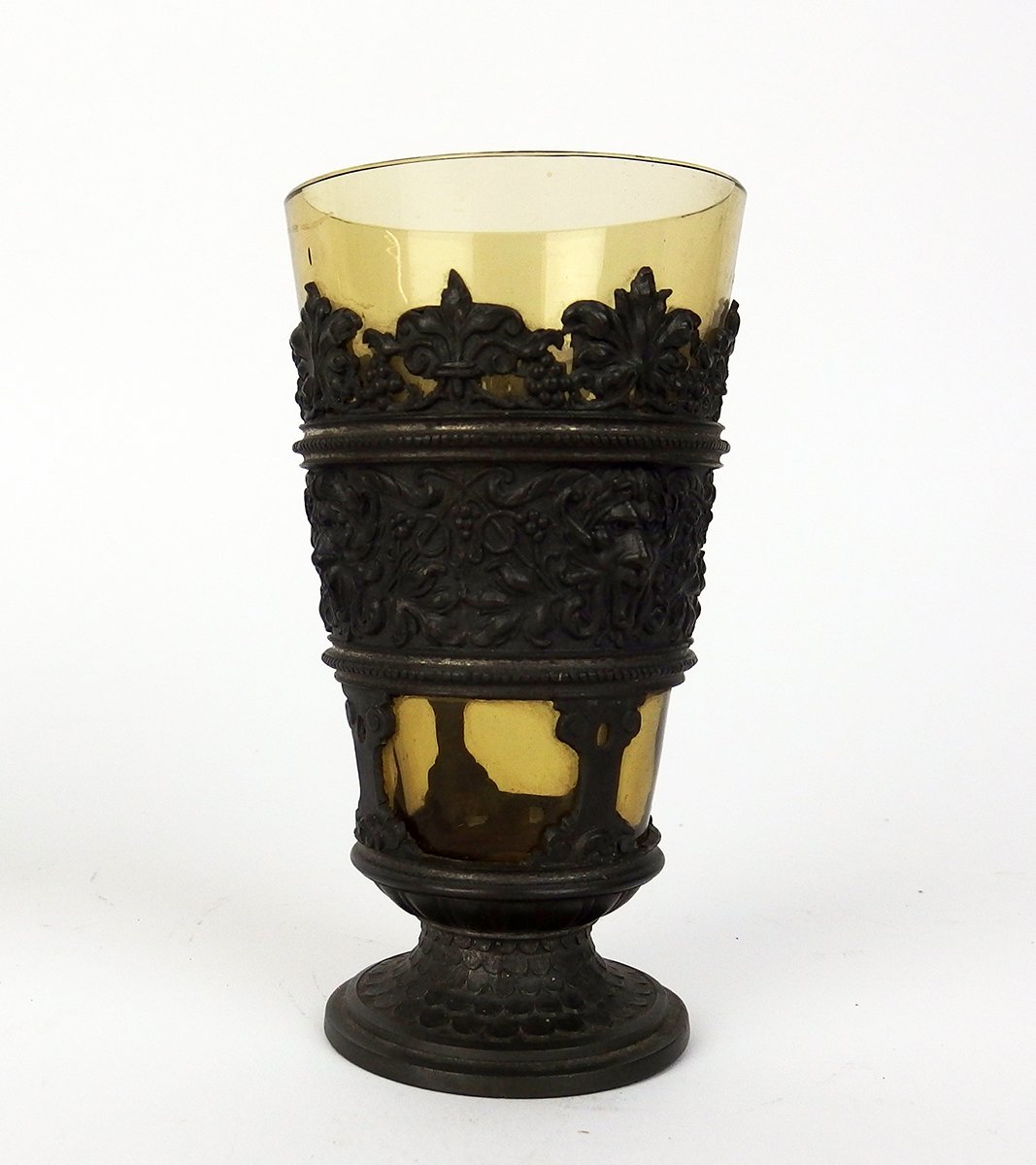 Carafe et quatre verres en étain de style Renaissance -photo-8