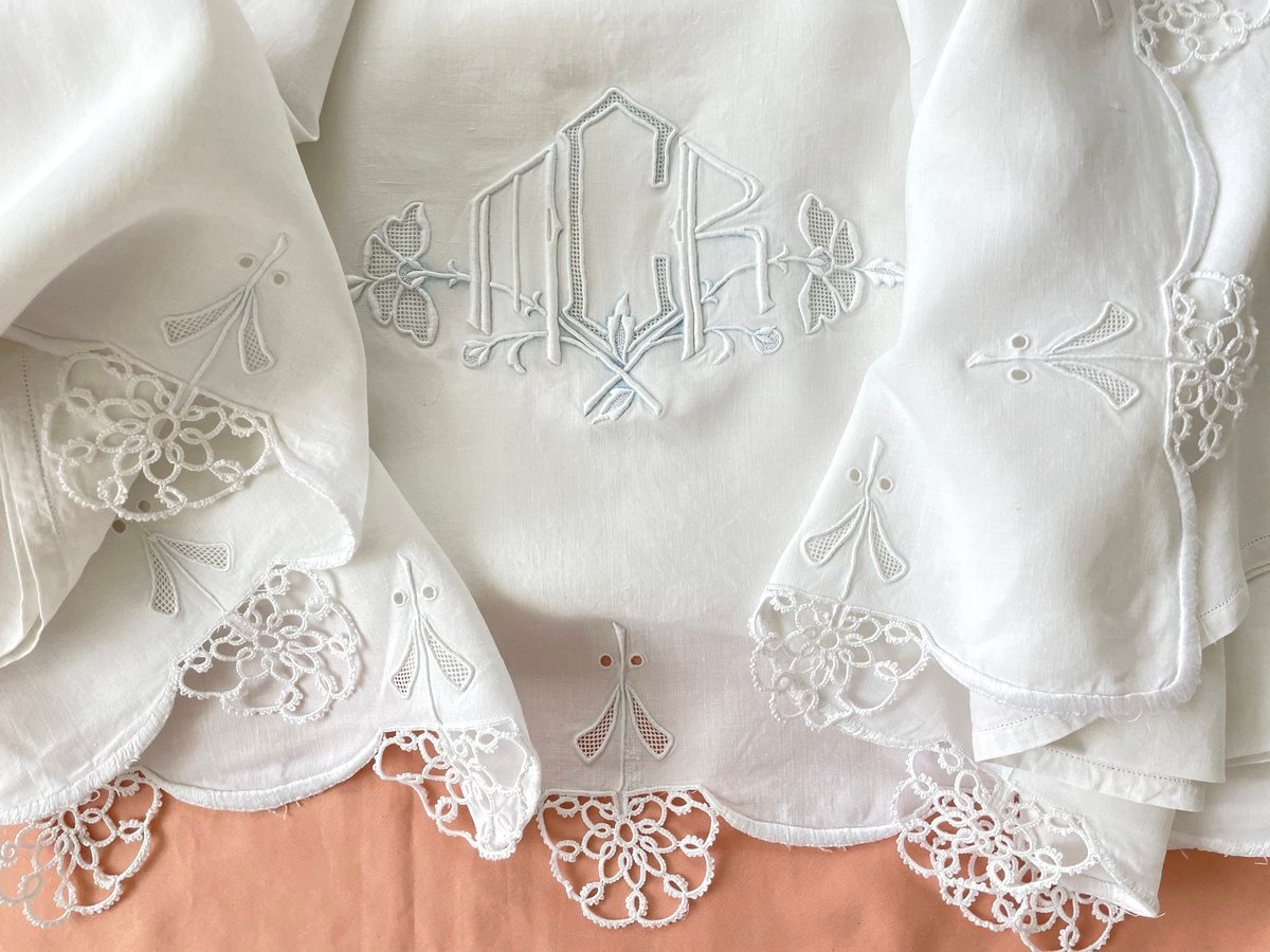  Drap Brodé Main Avec Fleurs Au Crochet Et Monogrmme MCR Sur Toile De Fil De Lin Linge Ancien