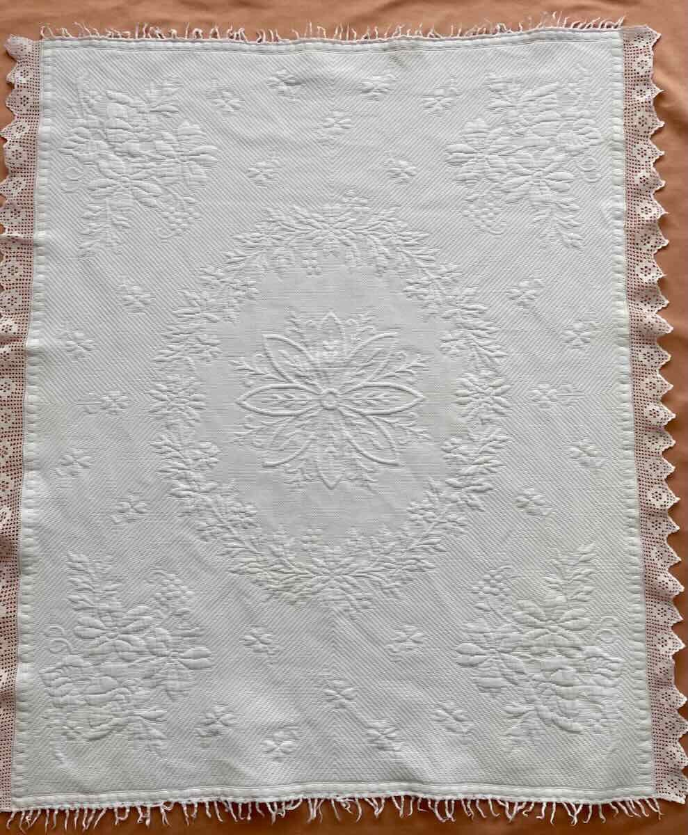 Petite Couverture De Bébé En Piqué Marseillais Avec Dentelle Au Crochet- Linge Ancien-photo-5