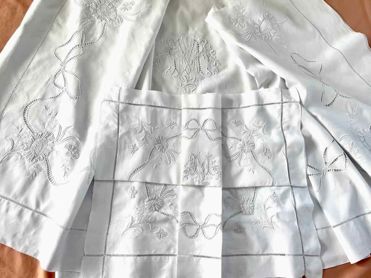 Set: 1 Large Sheet And 1 Pillowcase With Floral Embroidery, Mono My On Linen Thread - Old Linen