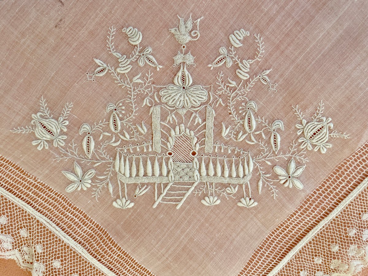 Lady's Work With Scenes: Handkerchief Ac Or Other, Hand Embroidered On Linen - Old Linen-photo-1