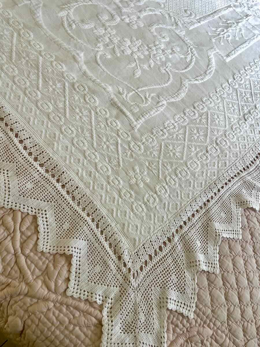 Grande Couverture  Piqué  Marseillais, Relief, Dentelle Crochet  Sur Quatre Côtés -linge Ancien-photo-3