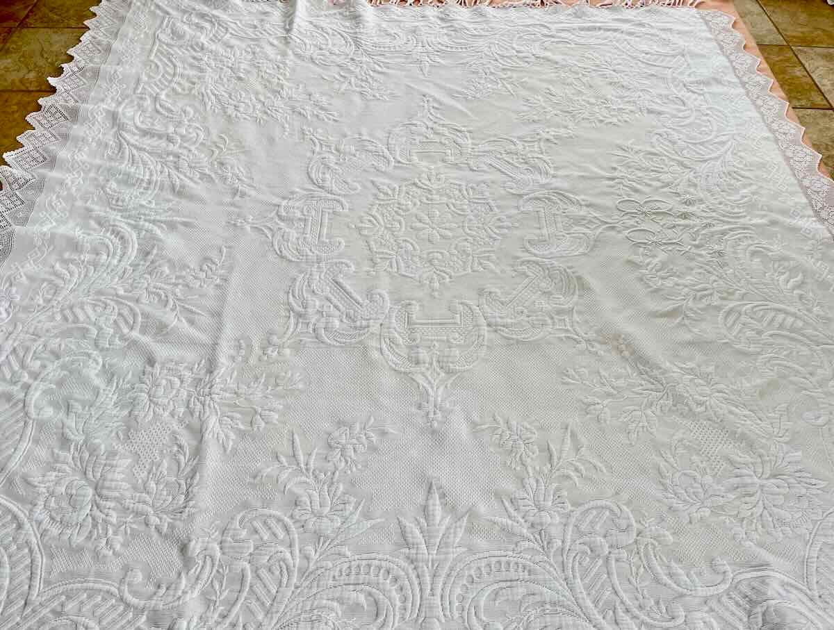 Couverture En Piqué  Marseillais Blanc Avec Monogramme PB, Relief - Linge Ancien-photo-3