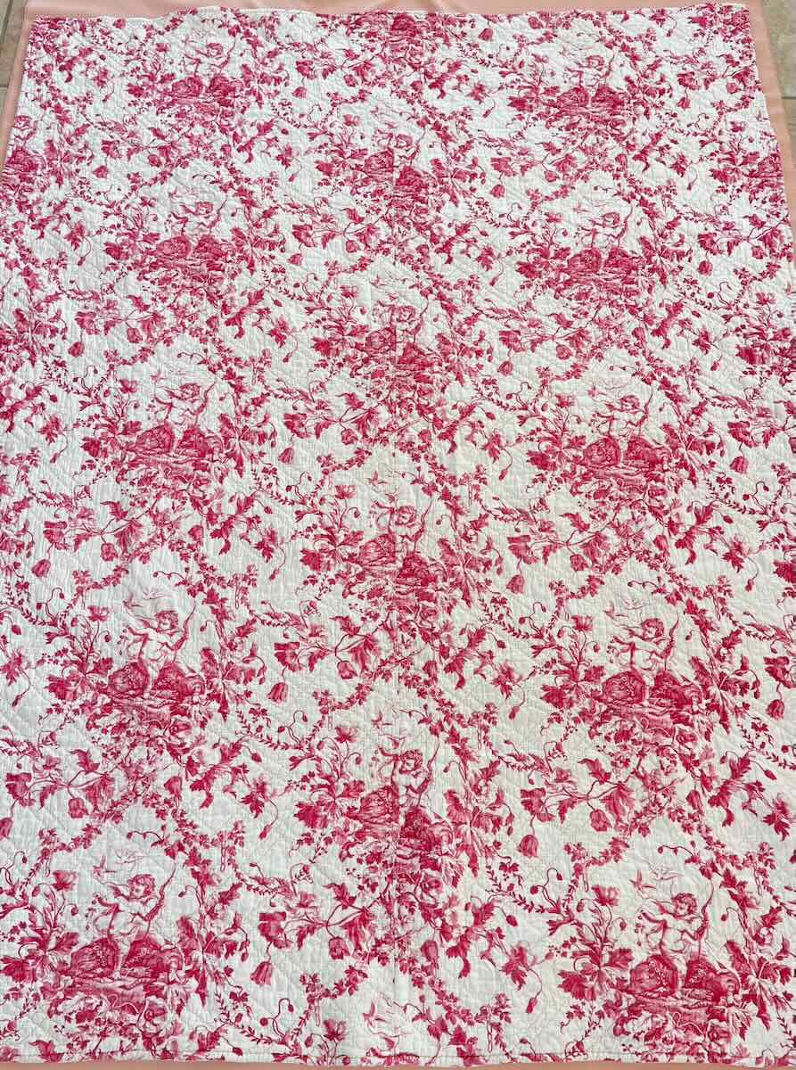 Double-sided Hand-stitched Quilt: White, The Other Floral And Cherub Patterns - Antique Linen-photo-3
