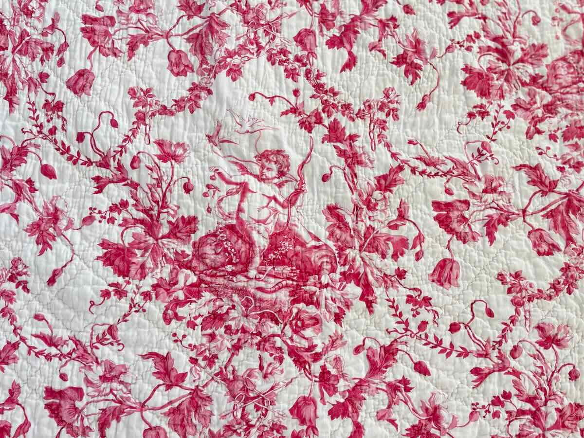 Double-sided Hand-stitched Quilt: White, The Other Floral And Cherub Patterns - Antique Linen-photo-4